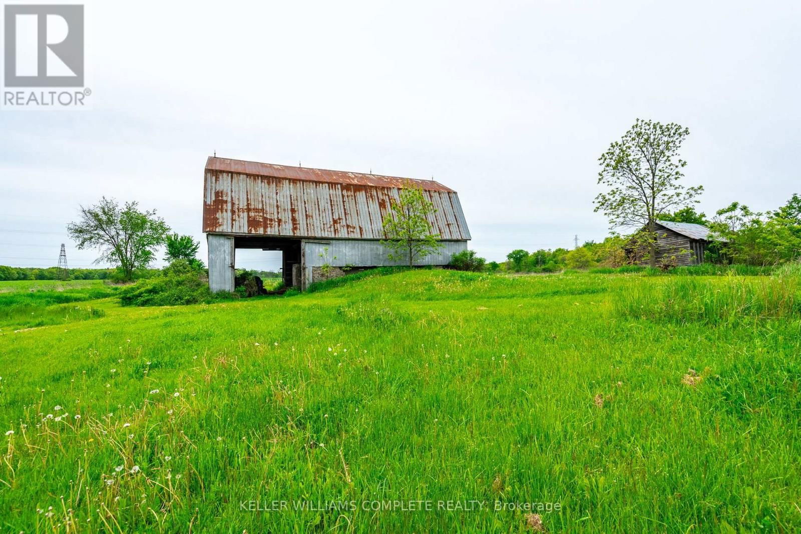 6856 SIXTEEN ROAD Image 10