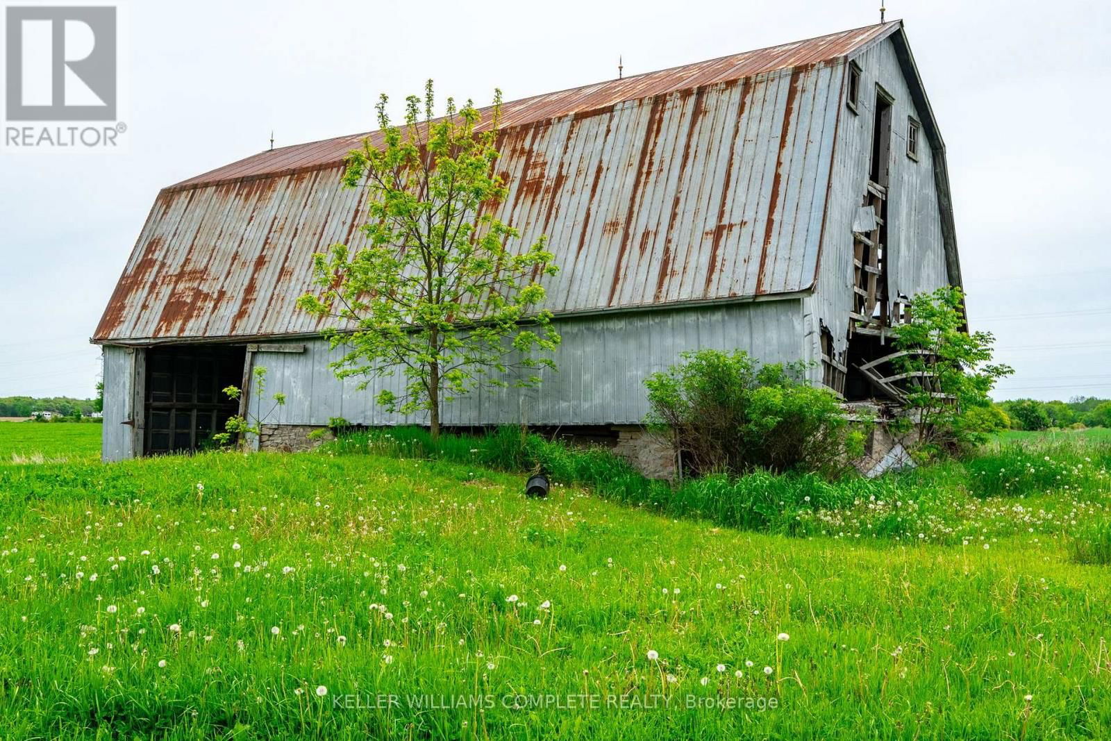6856 SIXTEEN ROAD Image 11