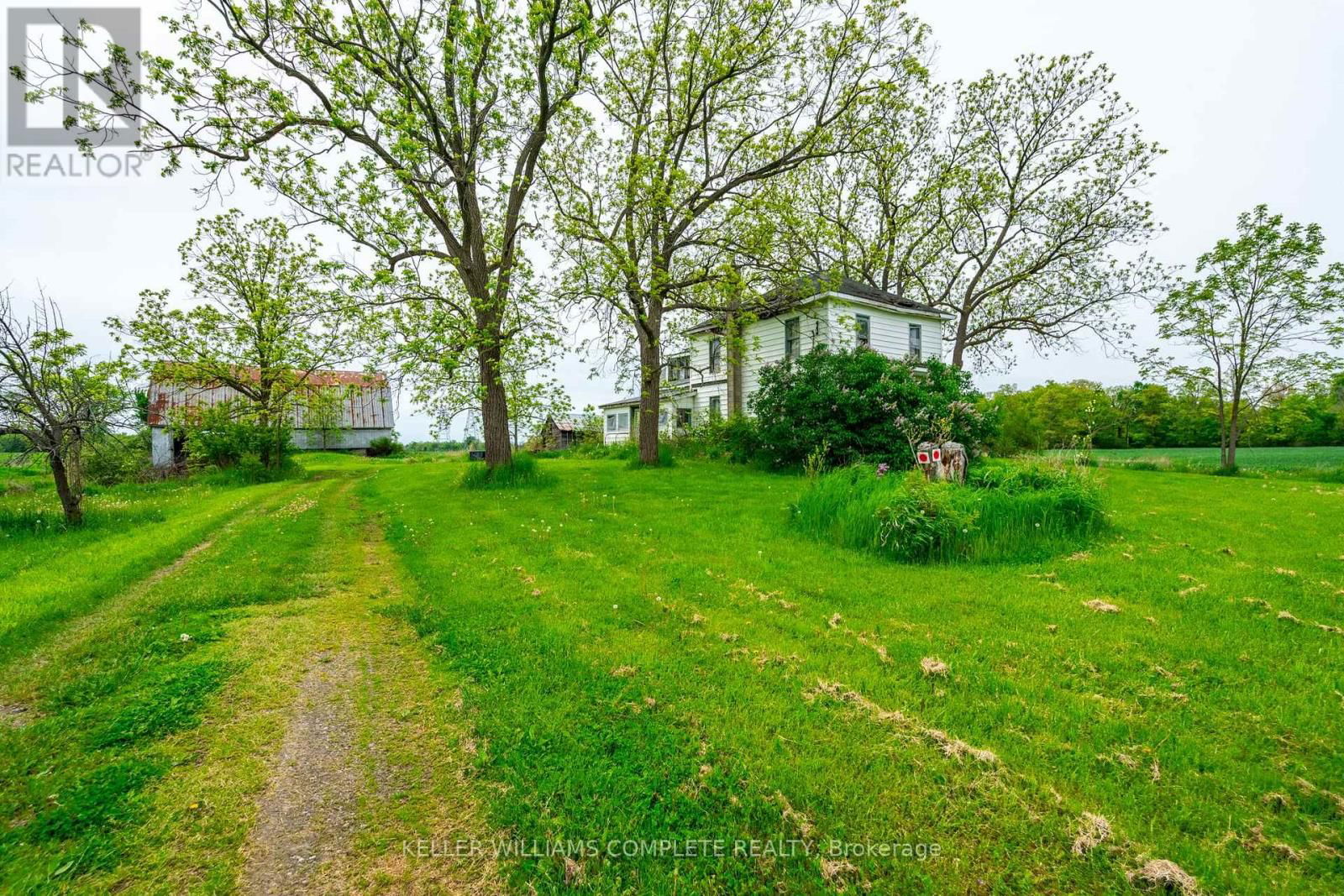 6856 SIXTEEN ROAD Image 4