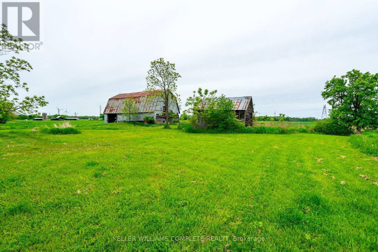 6856 SIXTEEN ROAD Image 9