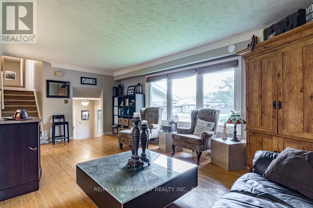 6871 CORWIN CRESCENT Image 3