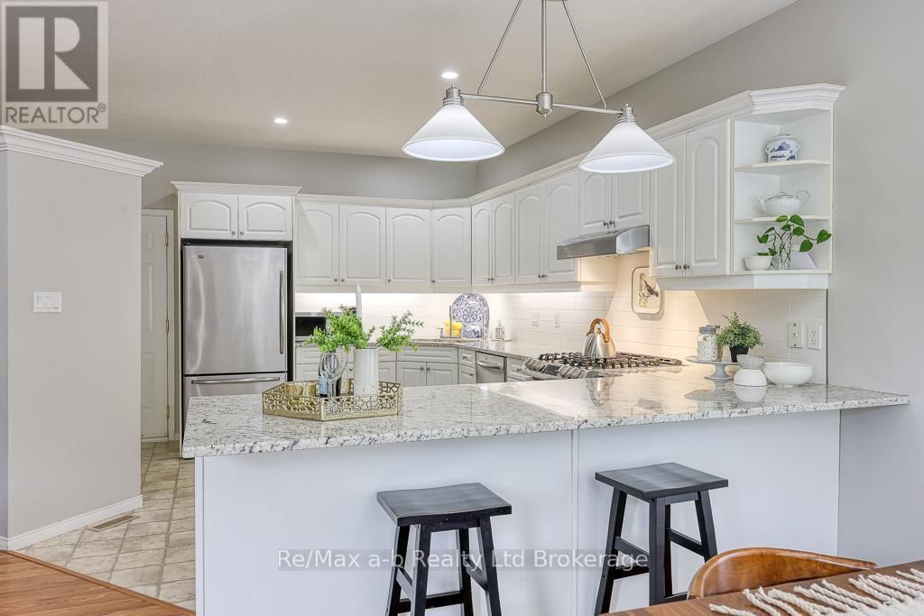 27 SHELTON DRIVE Image 10