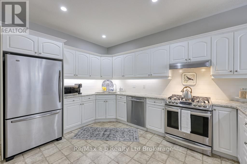 27 SHELTON DRIVE Image 12