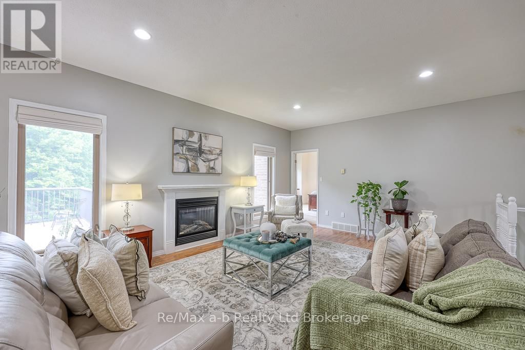 27 SHELTON DRIVE Image 14