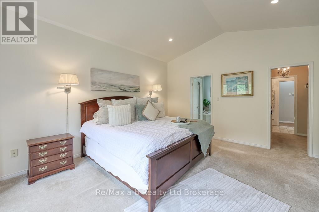 27 SHELTON DRIVE Image 17