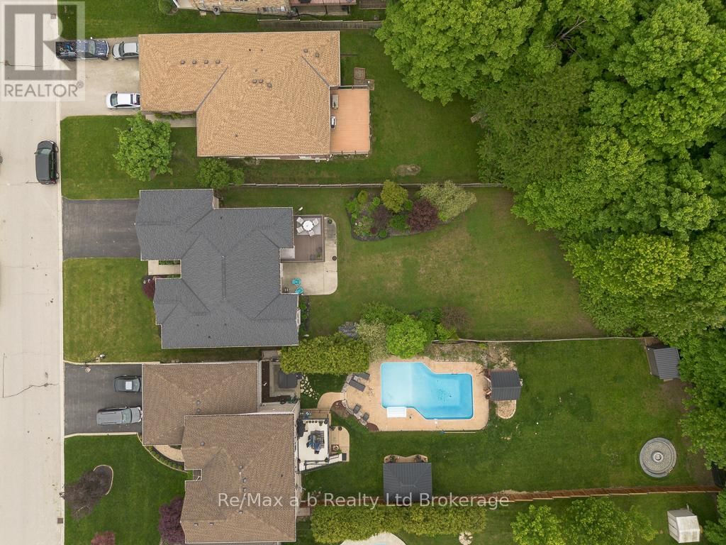 27 SHELTON DRIVE Image 36