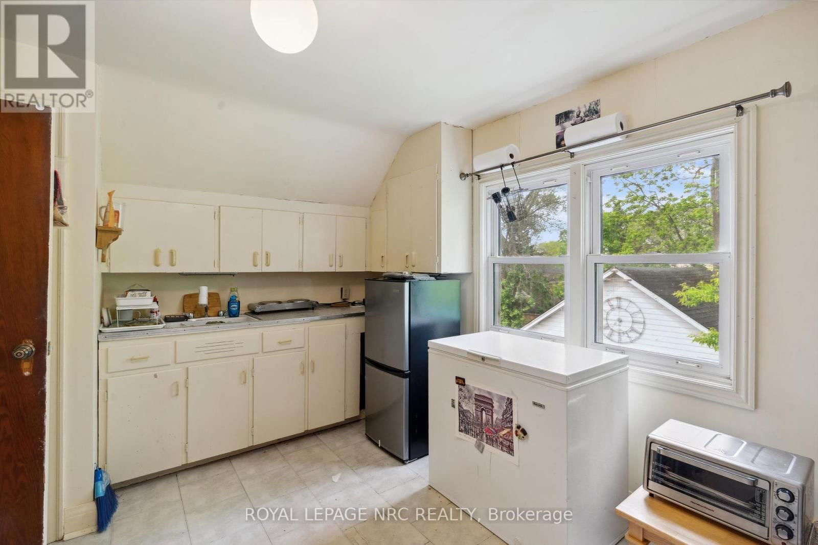 160 HIGHLAND AVENUE Image 14