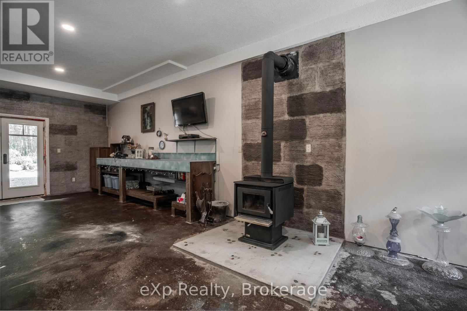 442183 CONCESSION 21 CORNERS Image 12
