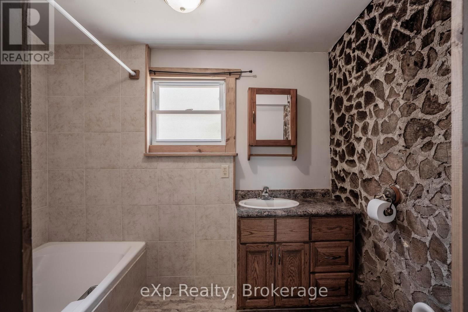 442183 CONCESSION 21 CORNERS Image 34