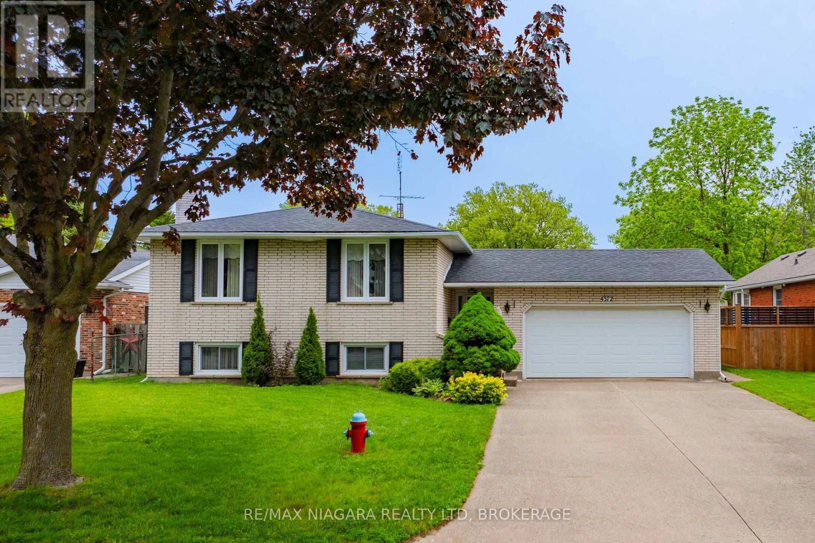 4372 LATINA CRESCENT Image 1