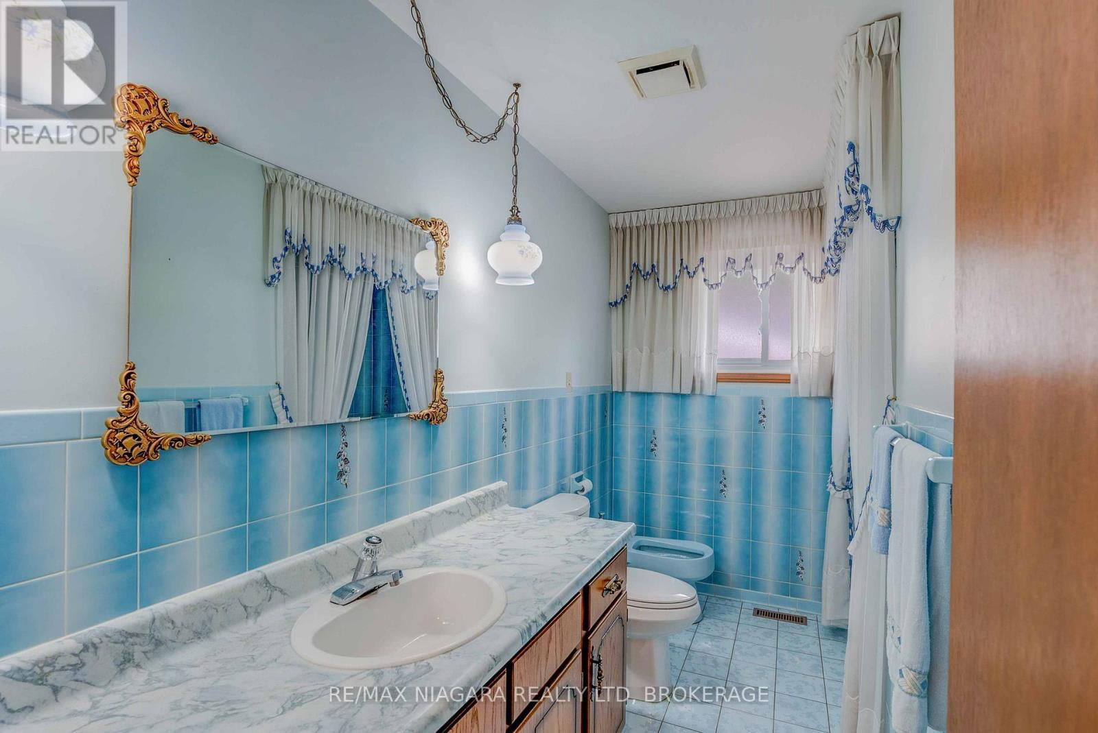 4372 LATINA CRESCENT Image 20