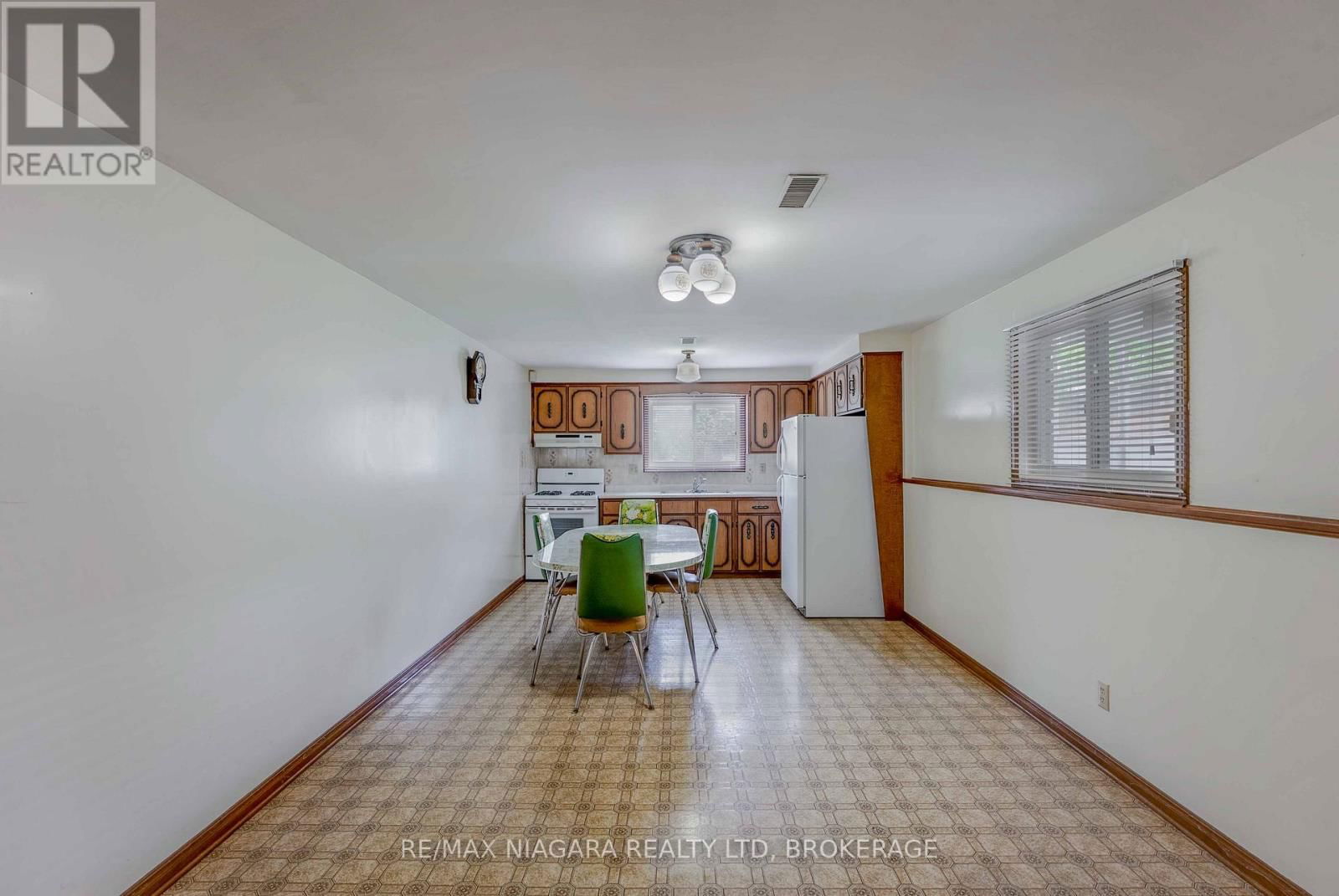 4372 LATINA CRESCENT Image 22