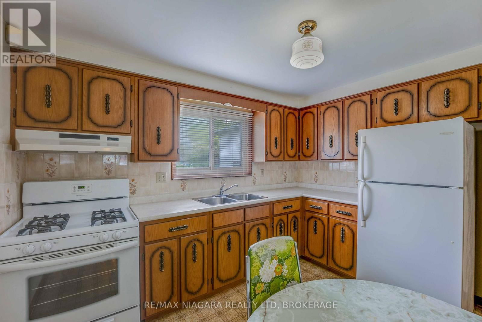 4372 LATINA CRESCENT Image 23