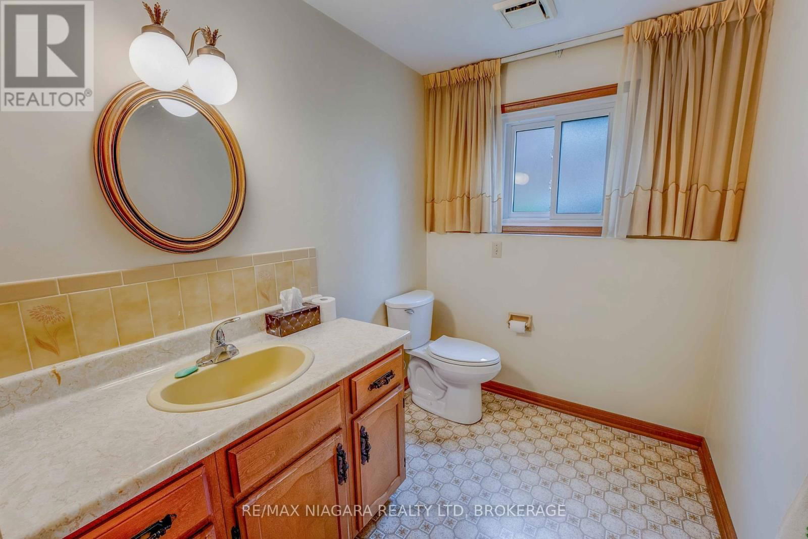 4372 LATINA CRESCENT Image 27