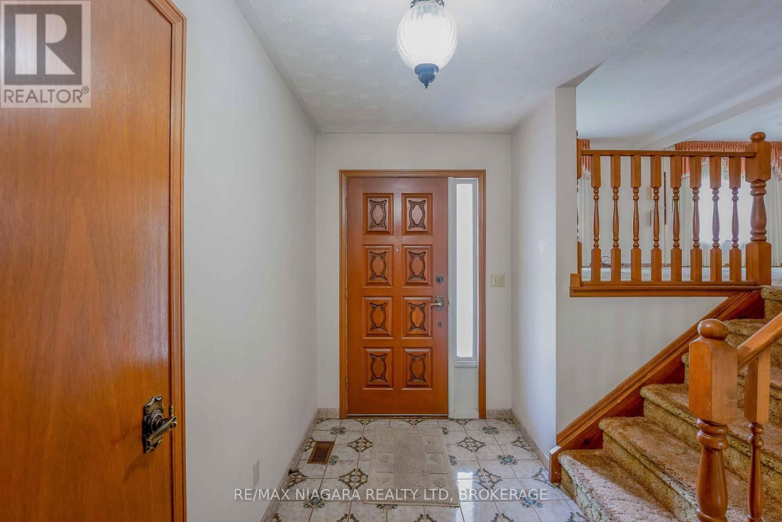 4372 LATINA CRESCENT Image 3