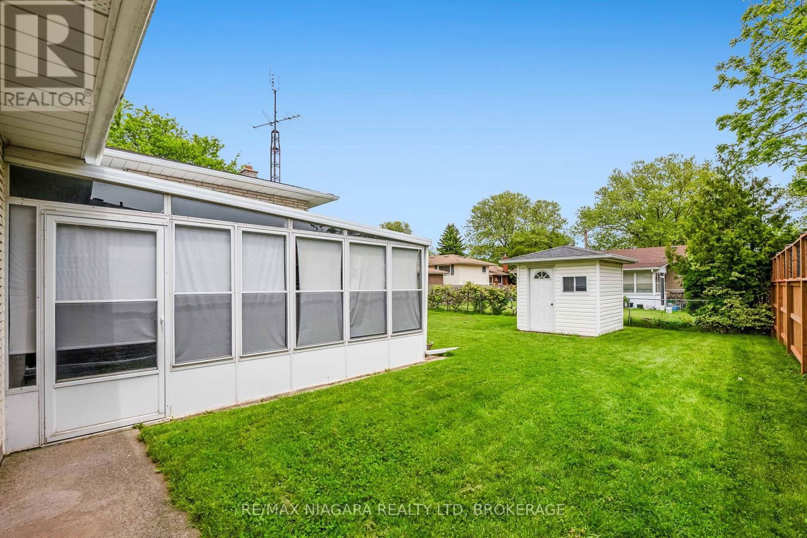 4372 LATINA CRESCENT Image 33