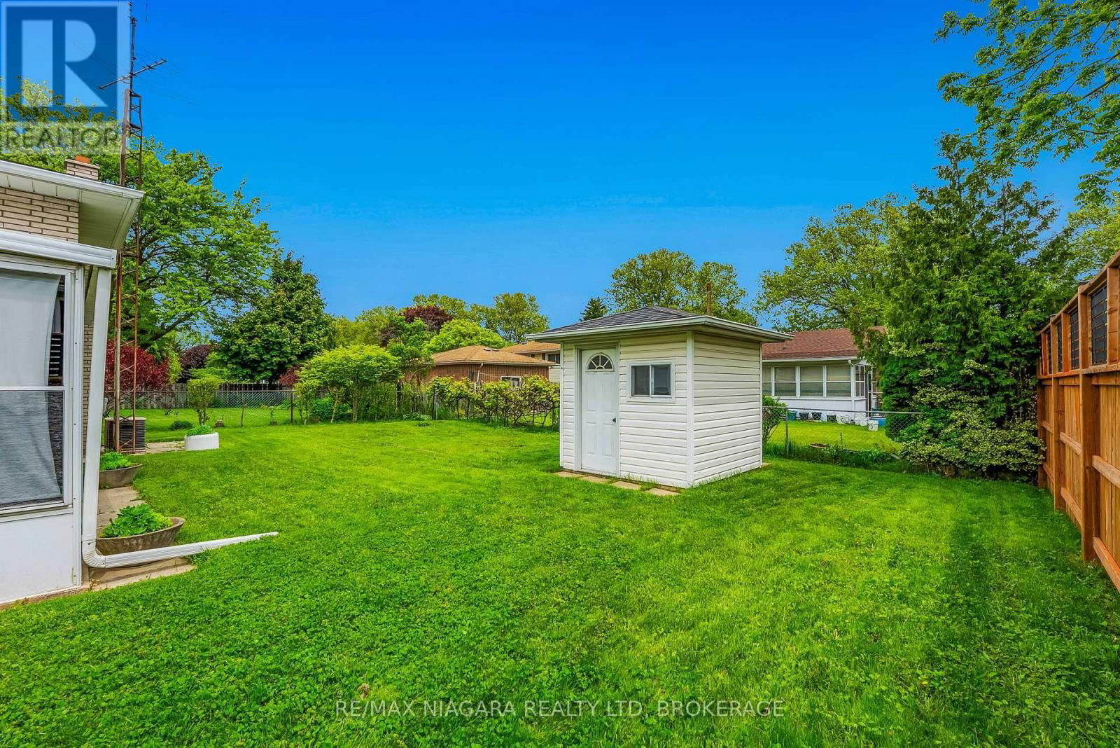 4372 LATINA CRESCENT Image 34