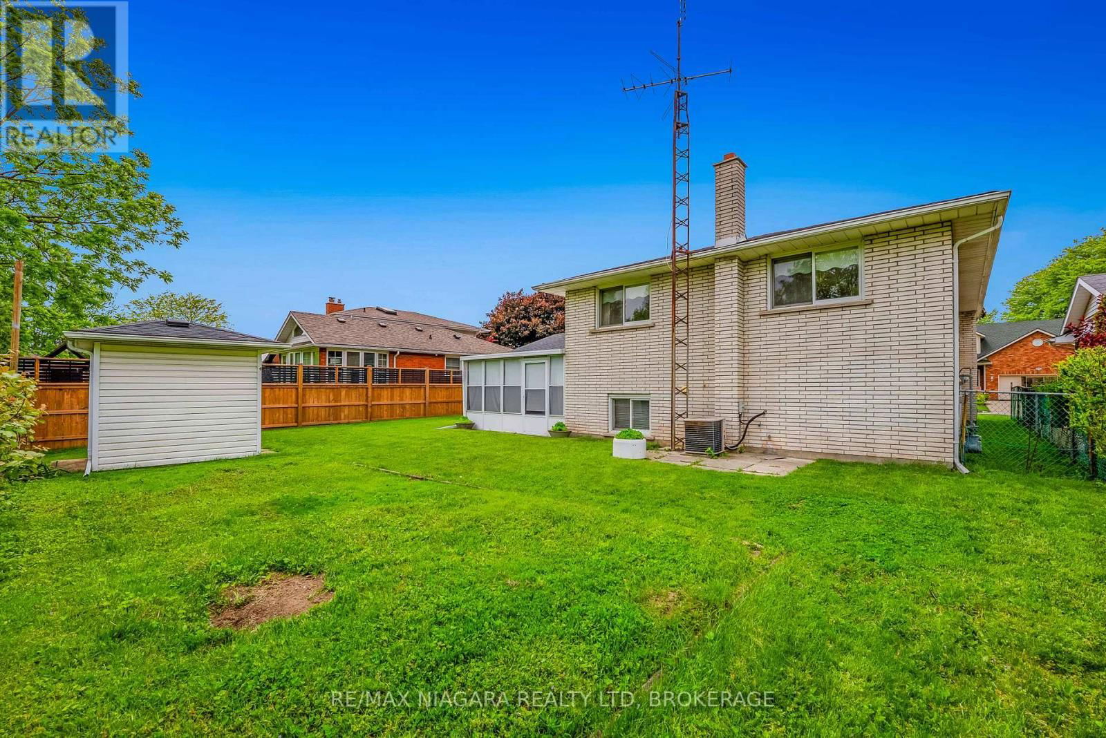 4372 LATINA CRESCENT Image 36