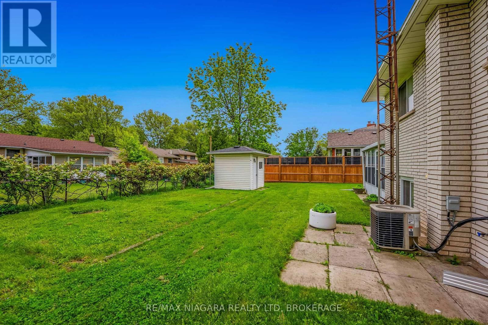 4372 LATINA CRESCENT Image 37