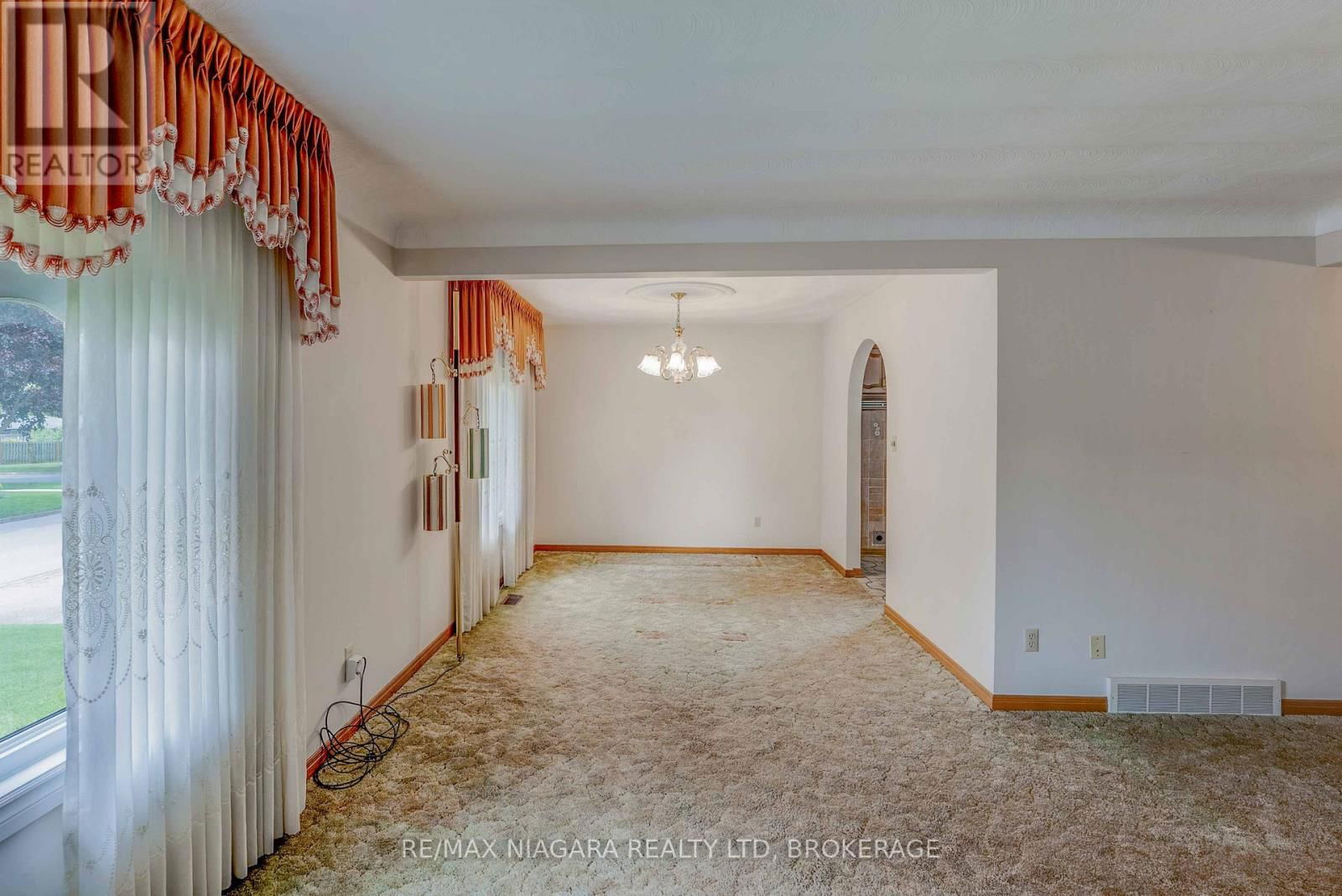 4372 LATINA CRESCENT Image 8
