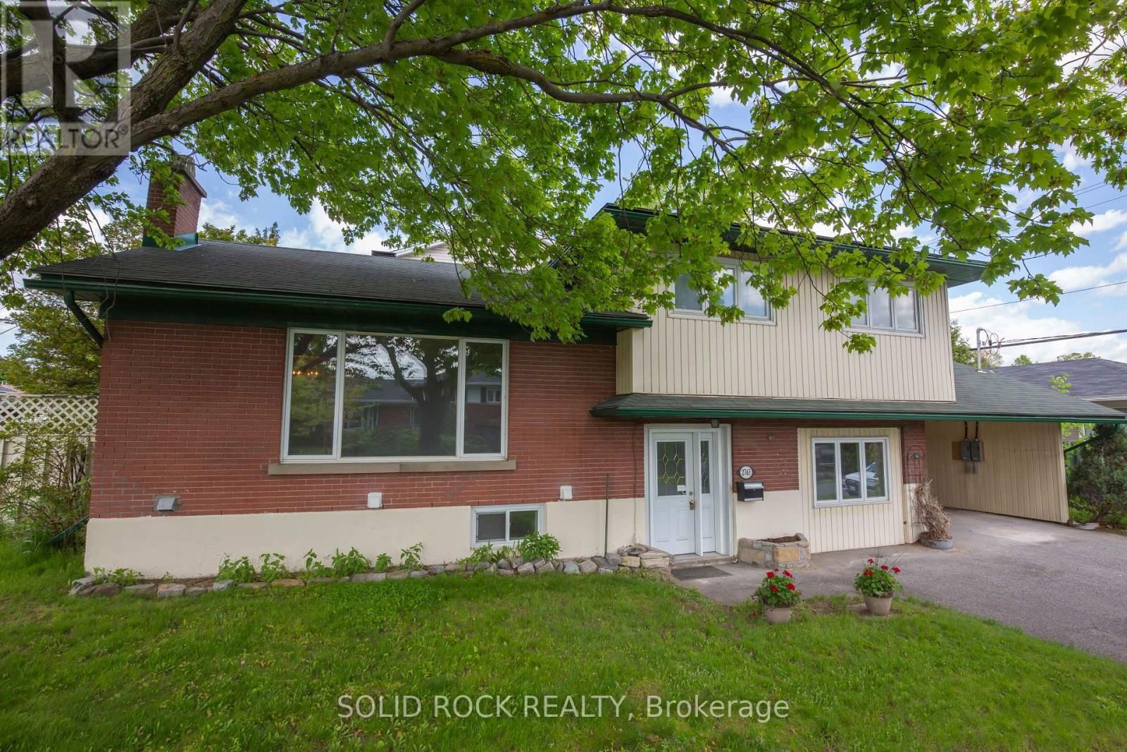 Unit 1 - 2763 KELLY AVENUE SOUTH Image 1