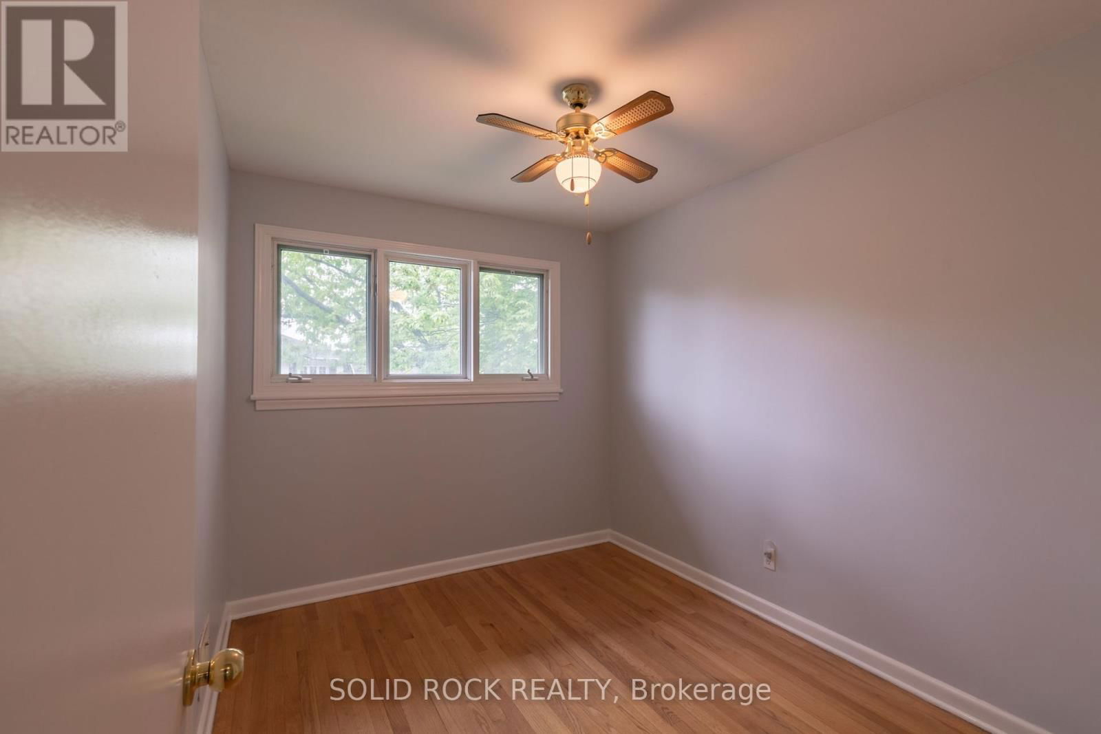 Unit 1 - 2763 KELLY AVENUE SOUTH Image 12