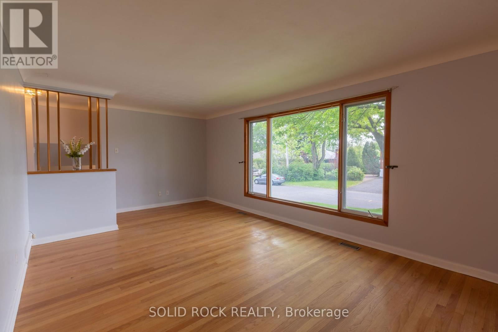 Unit 1 - 2763 KELLY AVENUE SOUTH Image 6