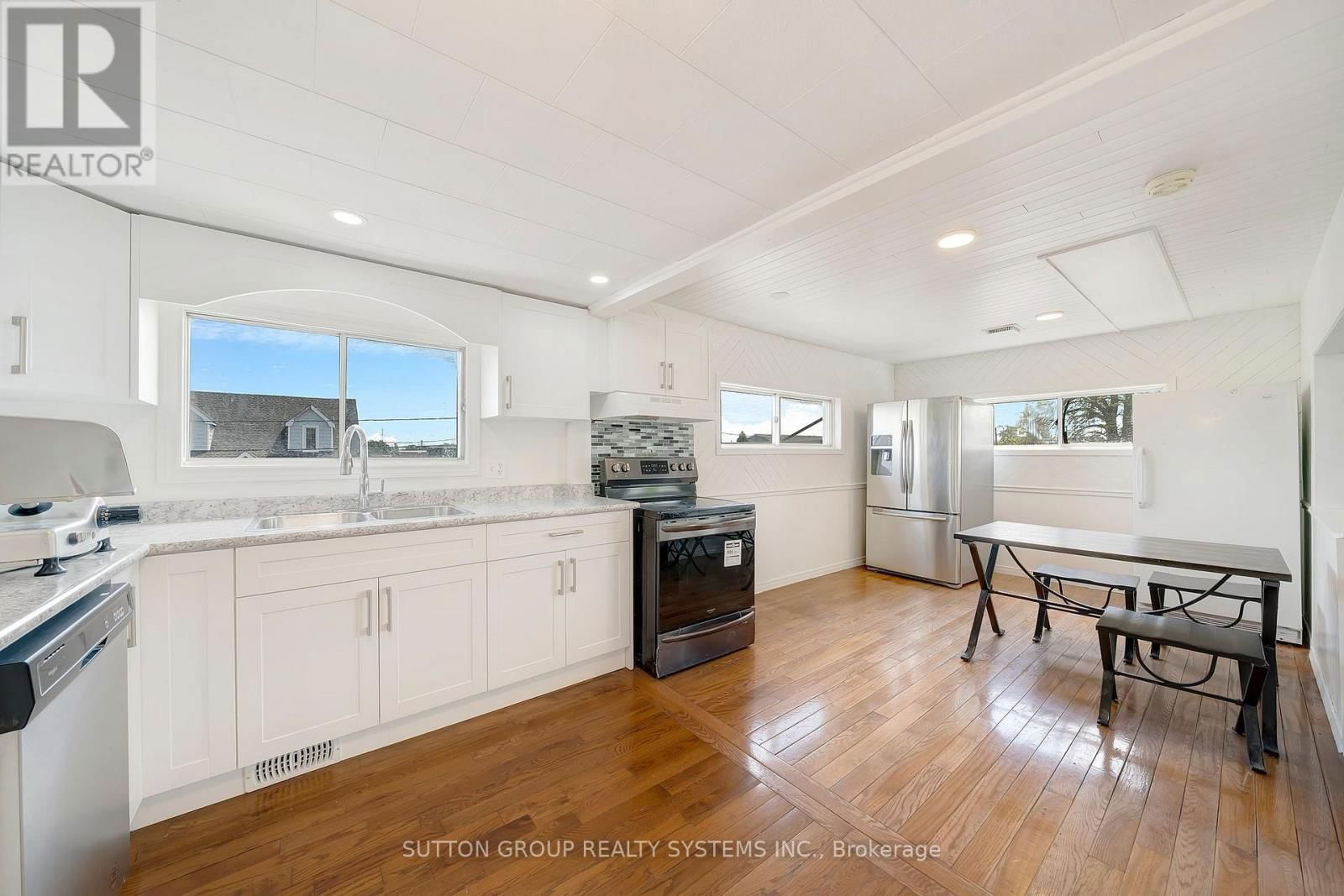 58 SOUTHWORTH STREET NORTH Image 20