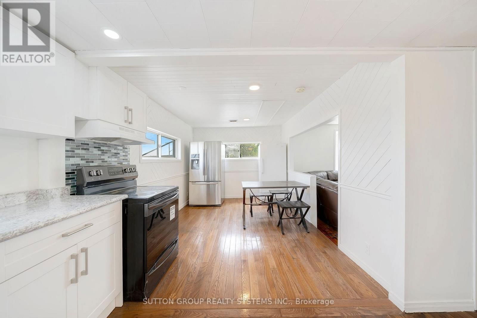 58 SOUTHWORTH STREET NORTH Image 21