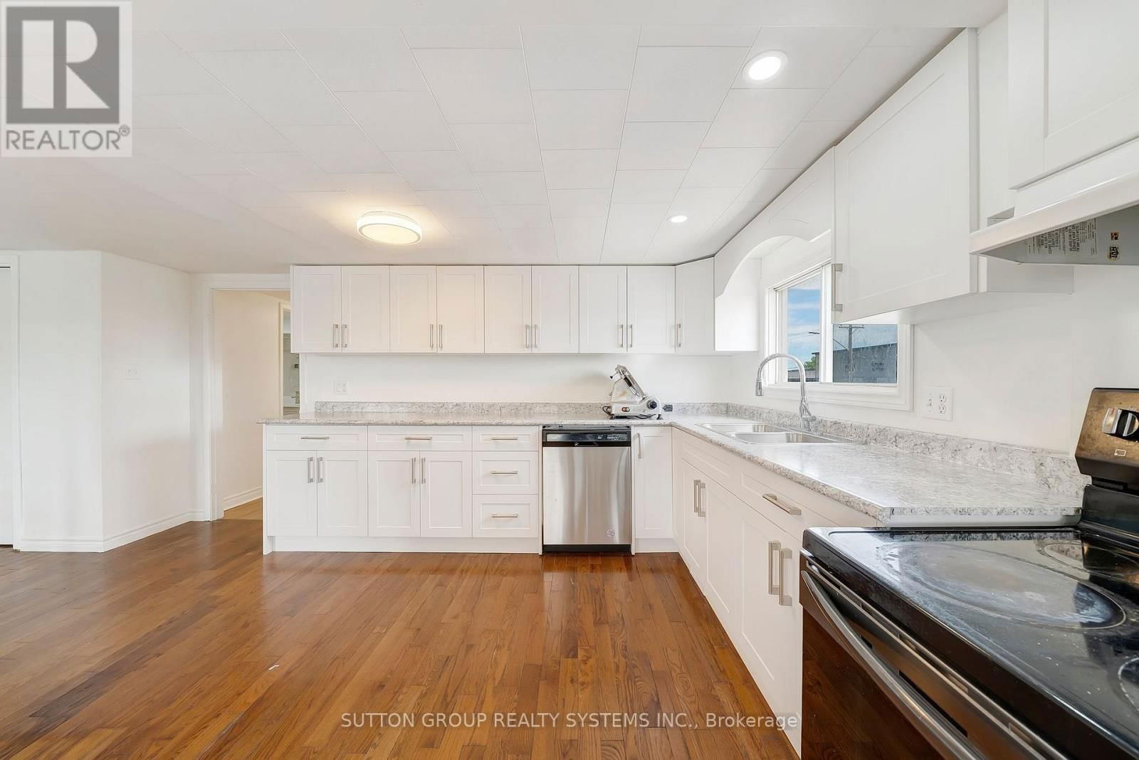 58 SOUTHWORTH STREET NORTH Image 23