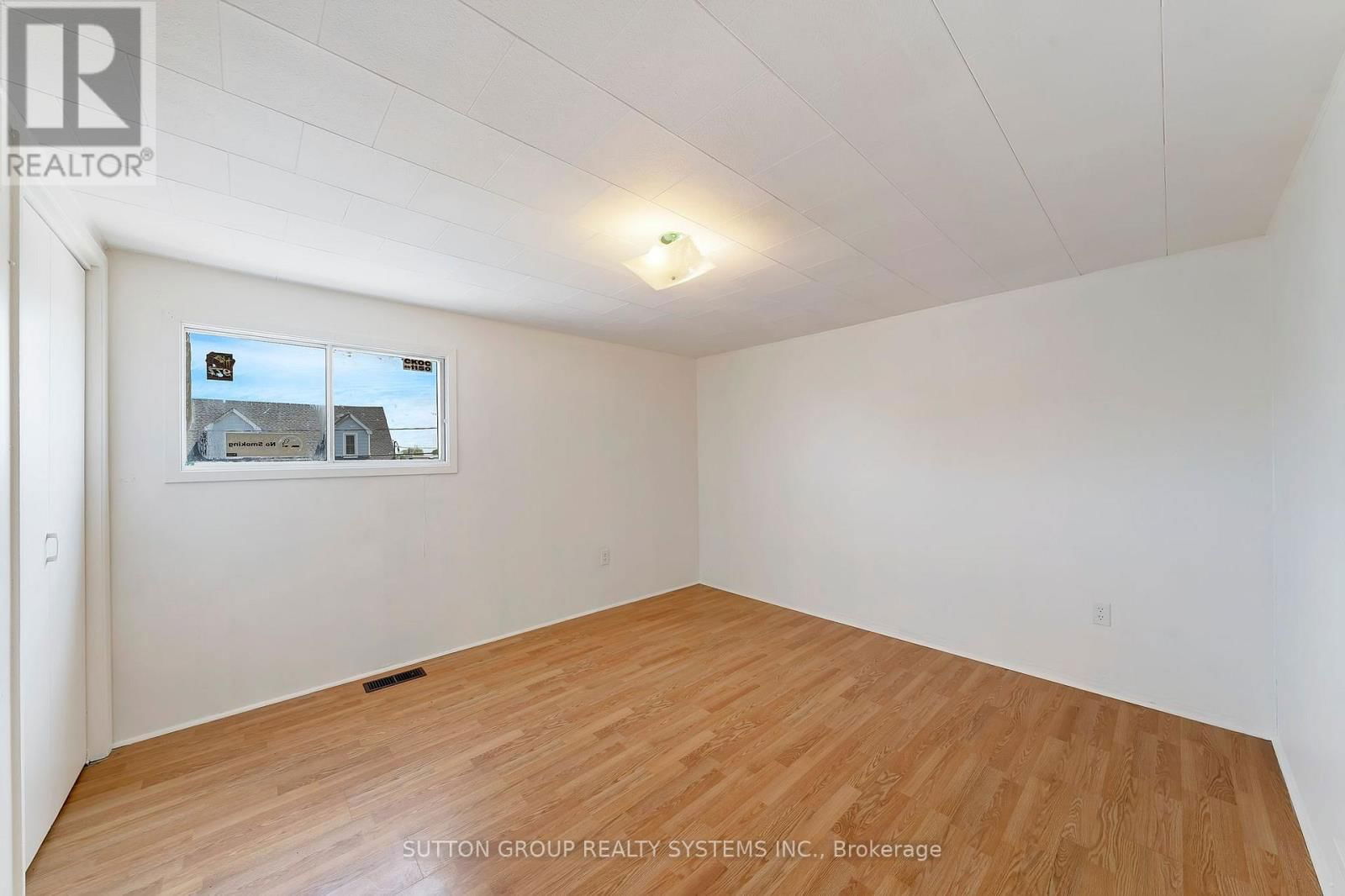 58 SOUTHWORTH STREET NORTH Image 27