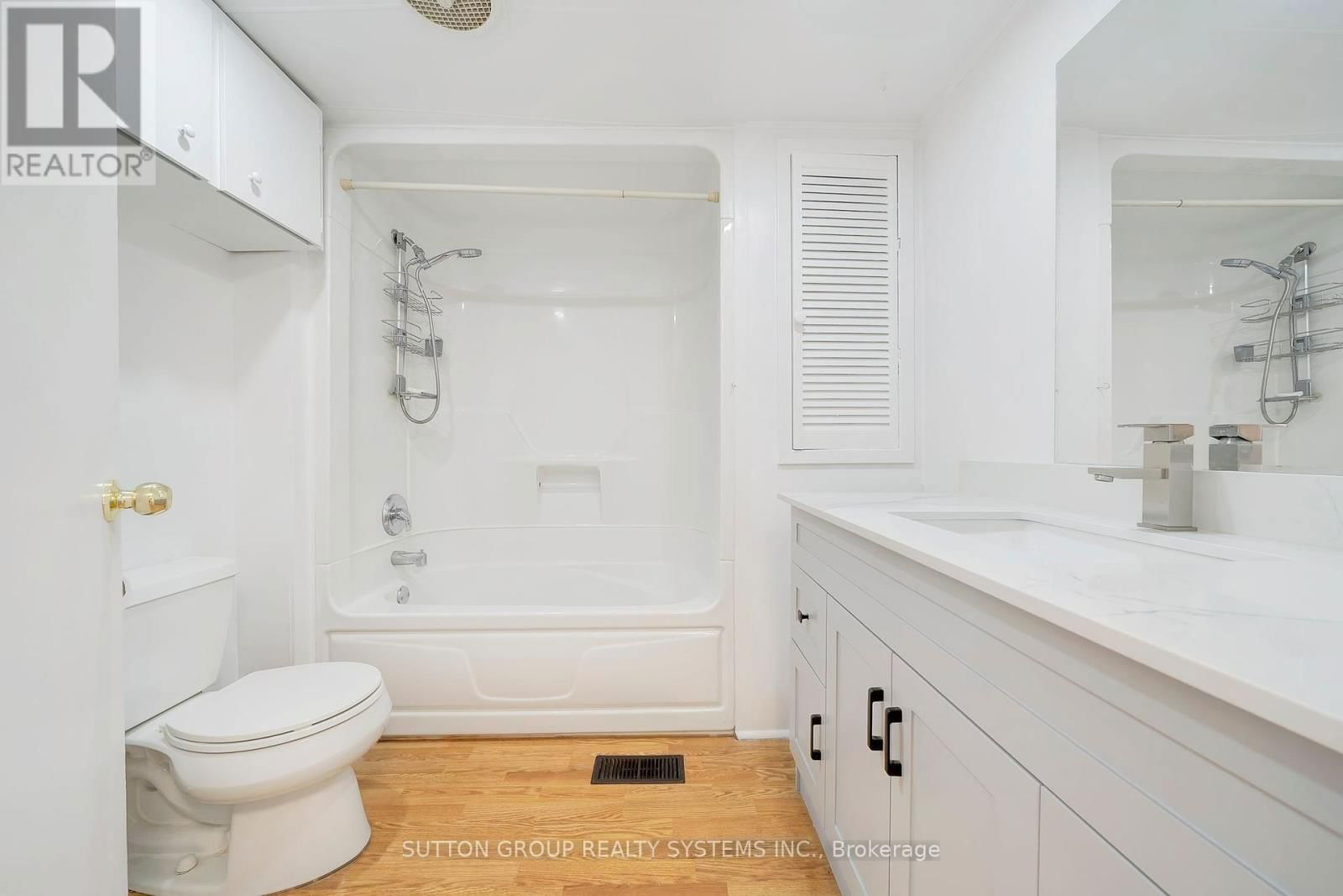58 SOUTHWORTH STREET NORTH Image 32
