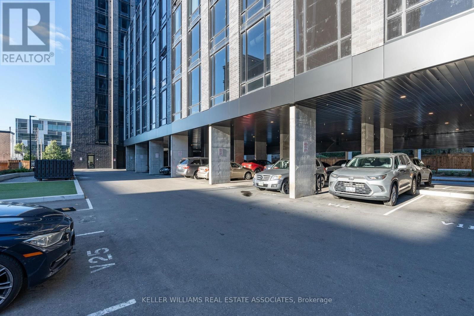 514 - 145 COLUMBIA STREET WEST Image 31