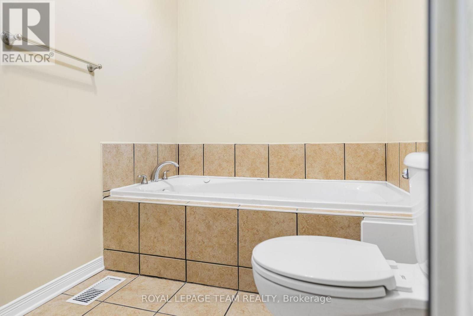 2911 AHEARN AVENUE Image 20