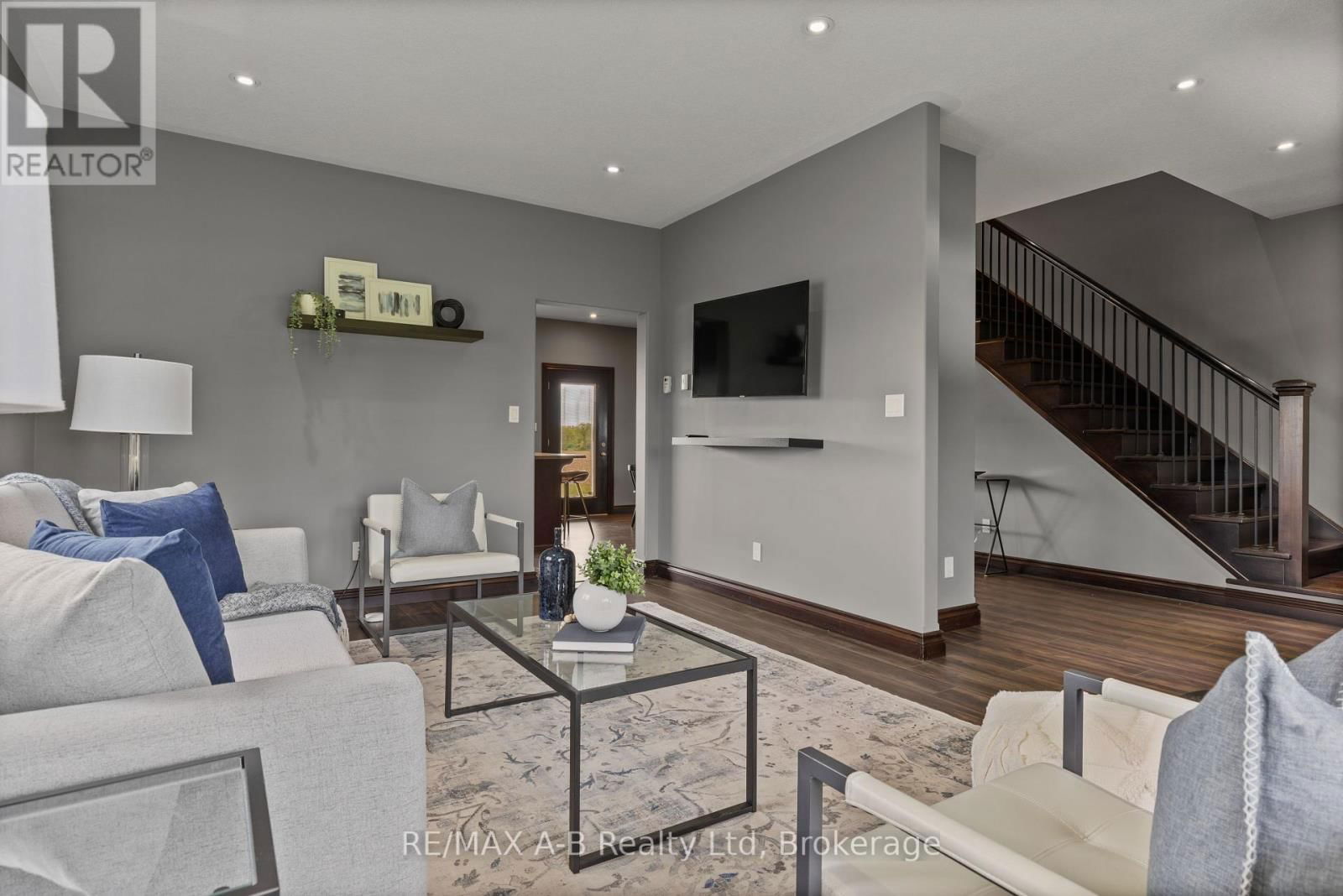 3321 PERTH ROAD 140 Image 8