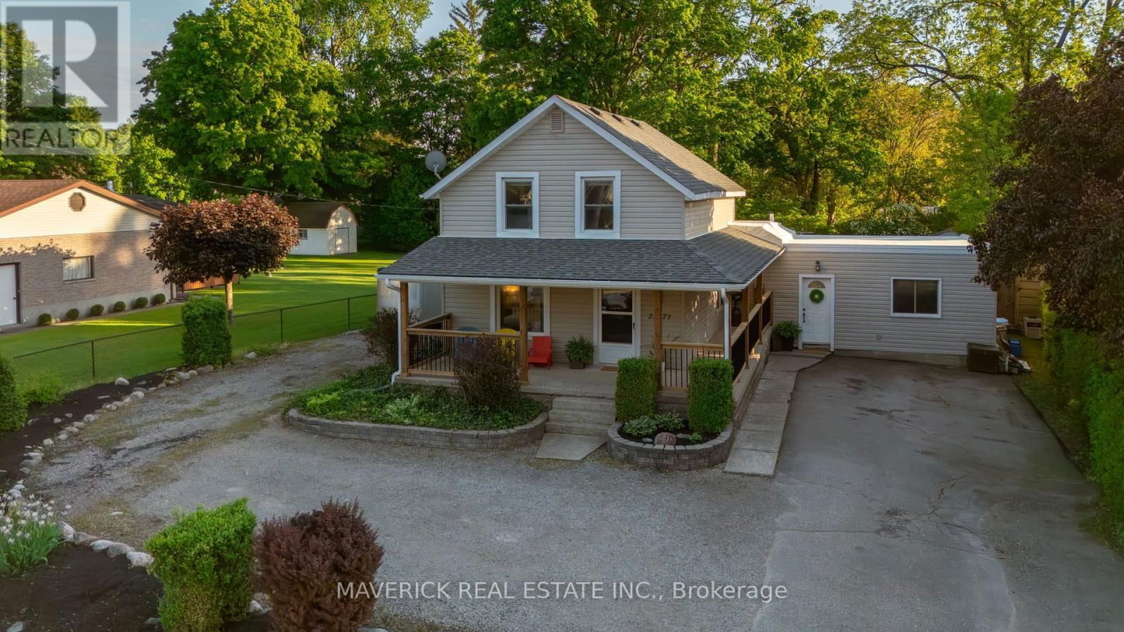 22371 ADELAIDE ROAD Image 13