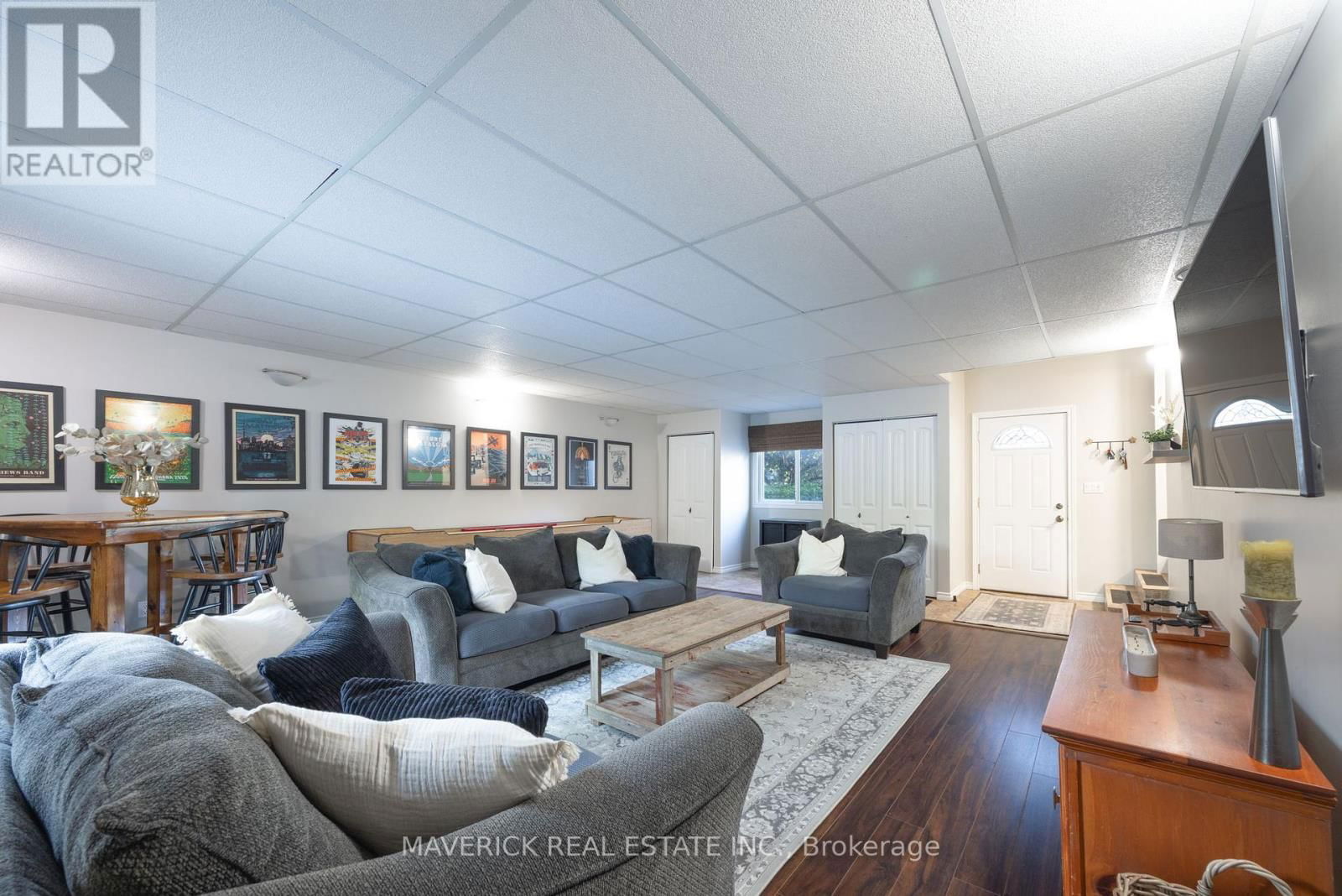 22371 ADELAIDE ROAD Image 20