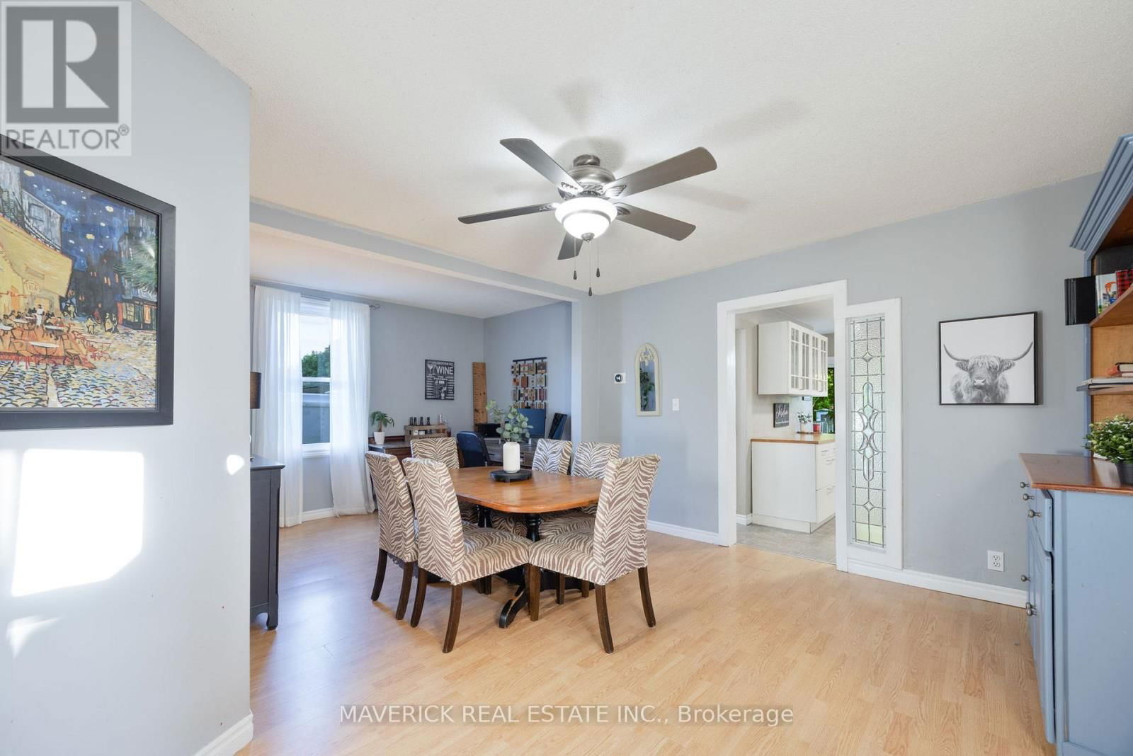 22371 ADELAIDE ROAD Image 21