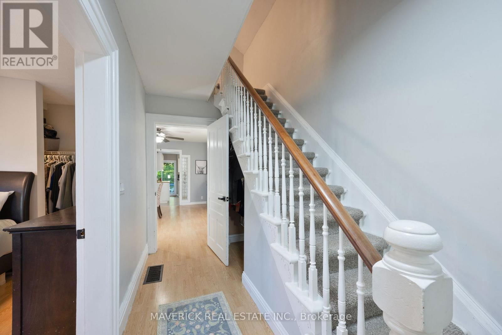 22371 ADELAIDE ROAD Image 26