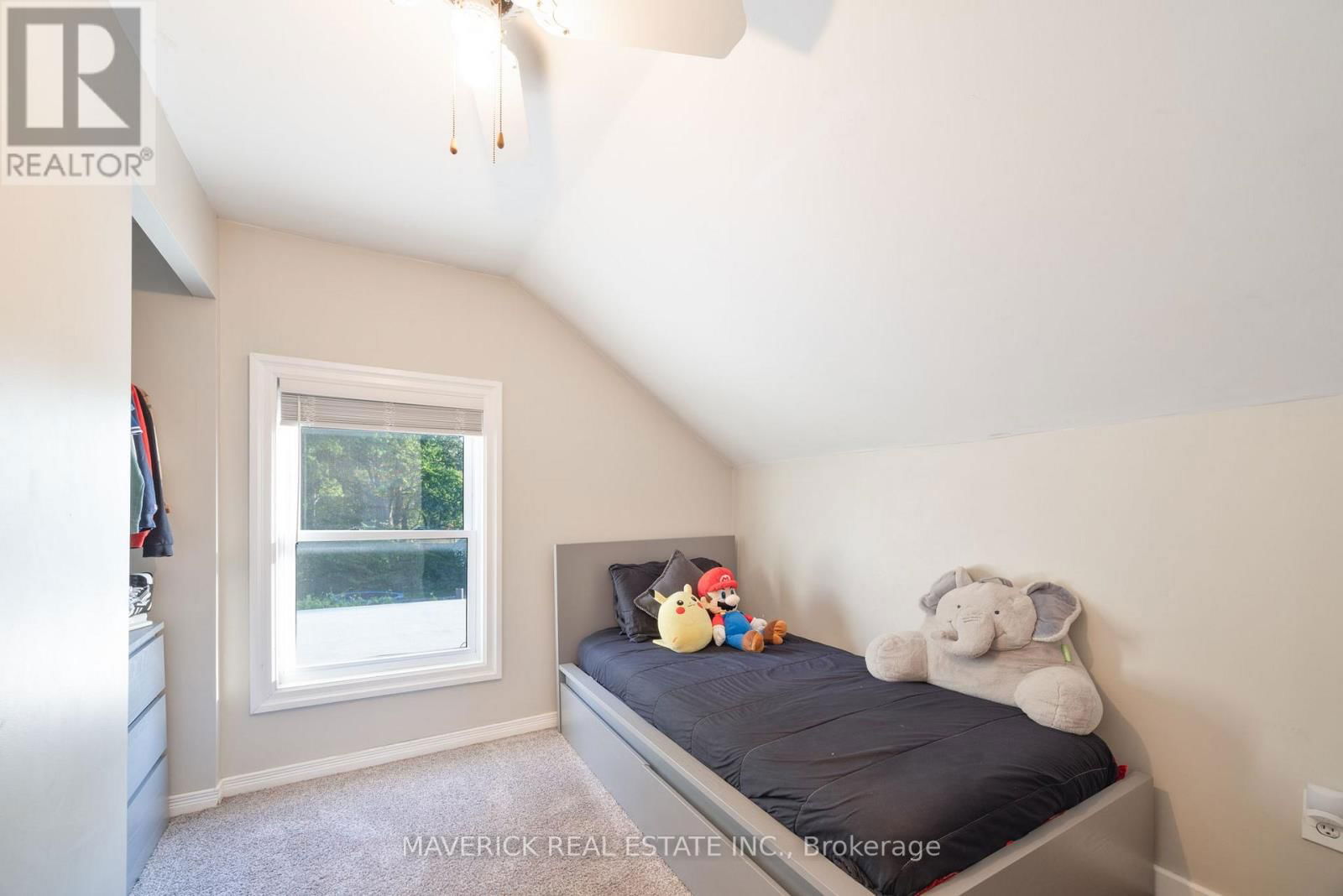 22371 ADELAIDE ROAD Image 30