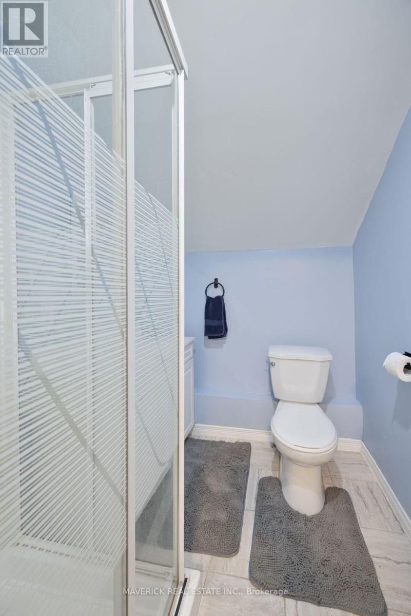 22371 ADELAIDE ROAD Image 34