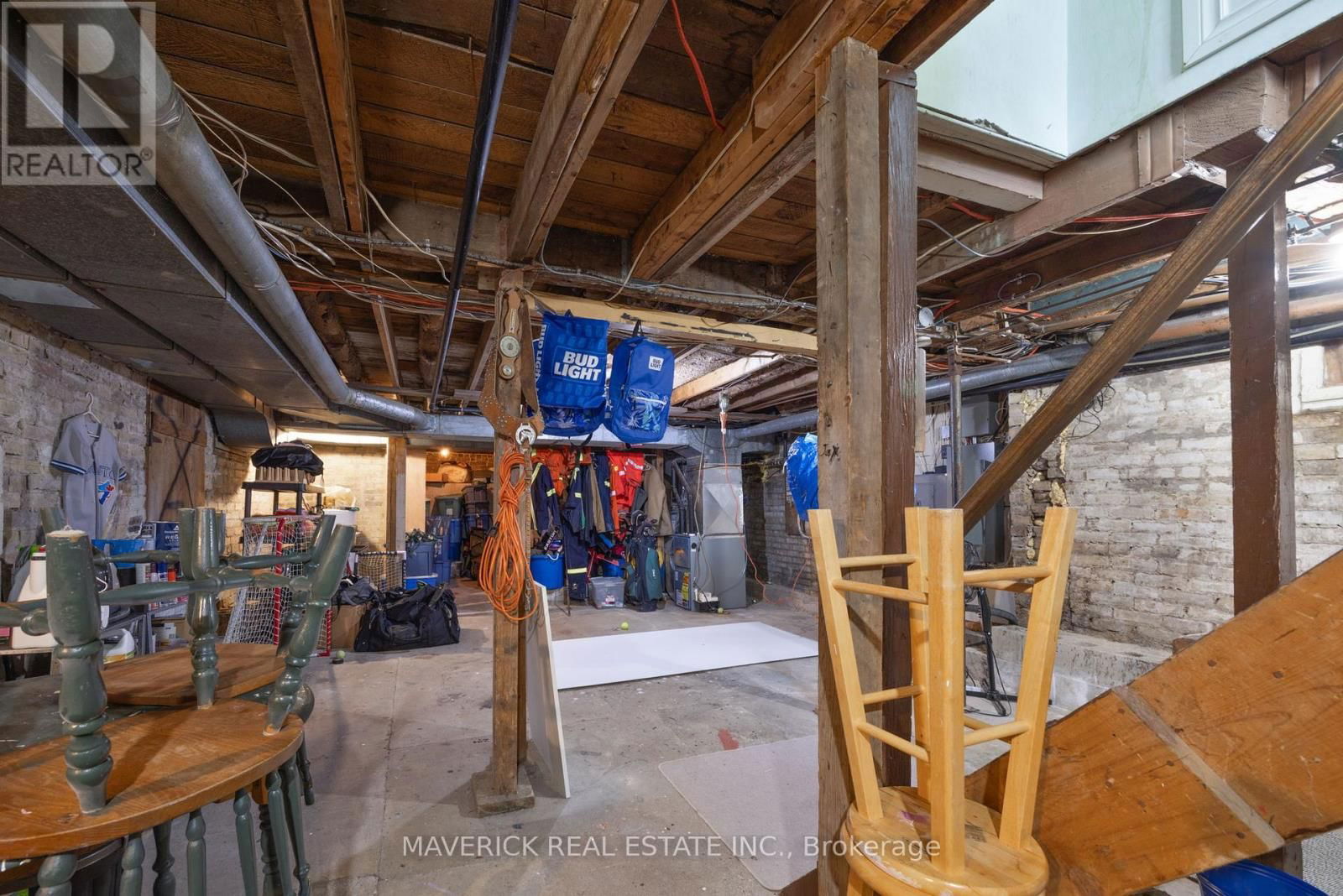 22371 ADELAIDE ROAD Image 36