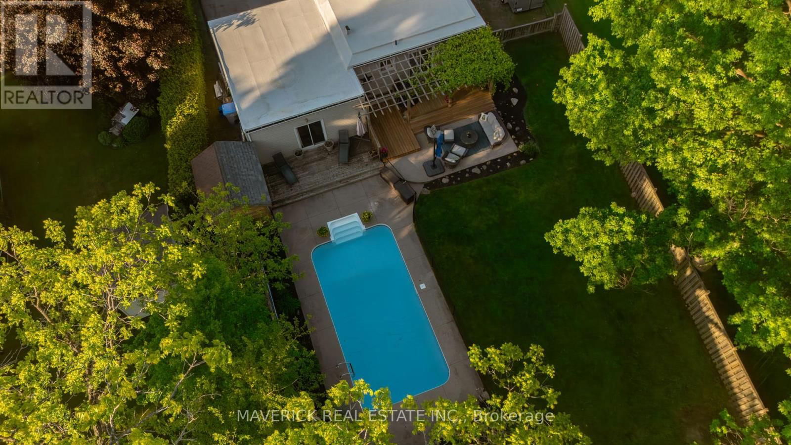 22371 ADELAIDE ROAD Image 8