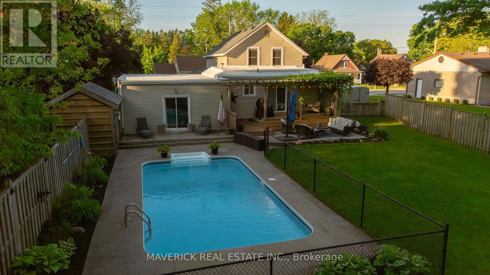 22371 ADELAIDE ROAD Image 9