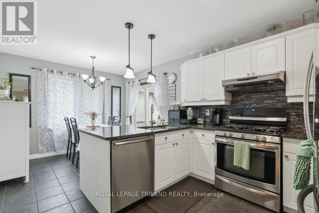 10 SCHREYER DRIVE Image 11