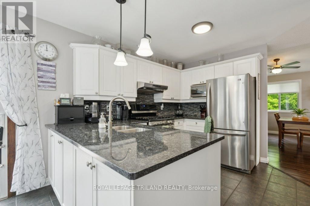 10 SCHREYER DRIVE Image 14