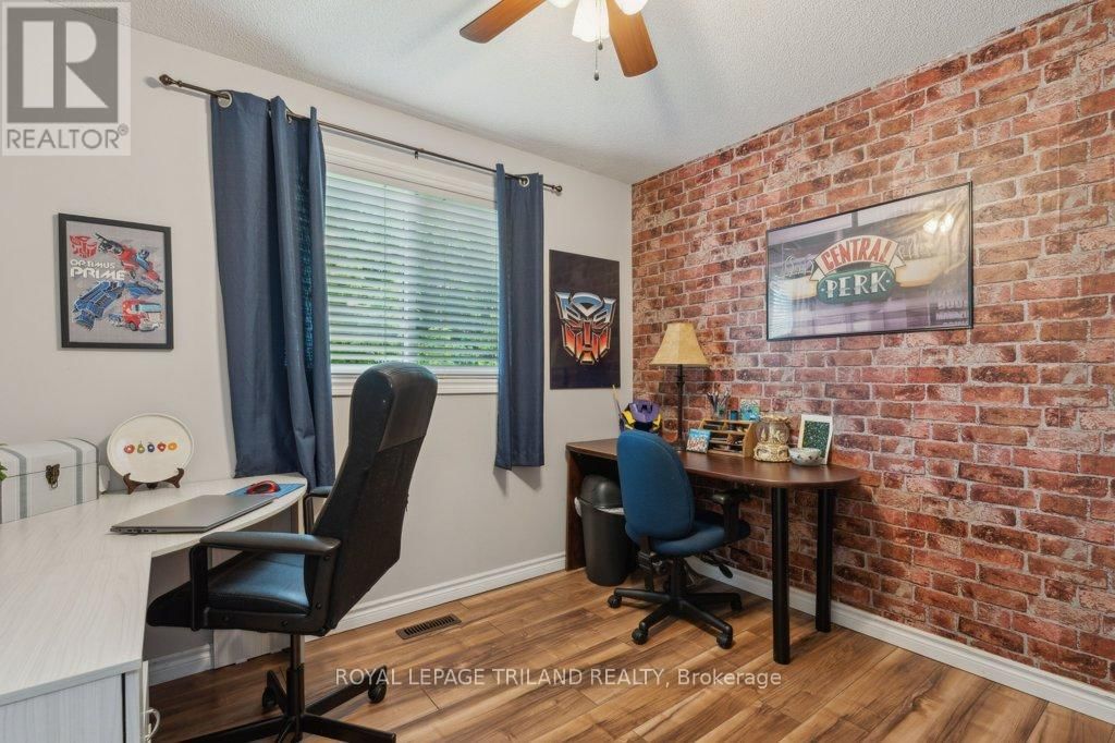 10 SCHREYER DRIVE Image 21