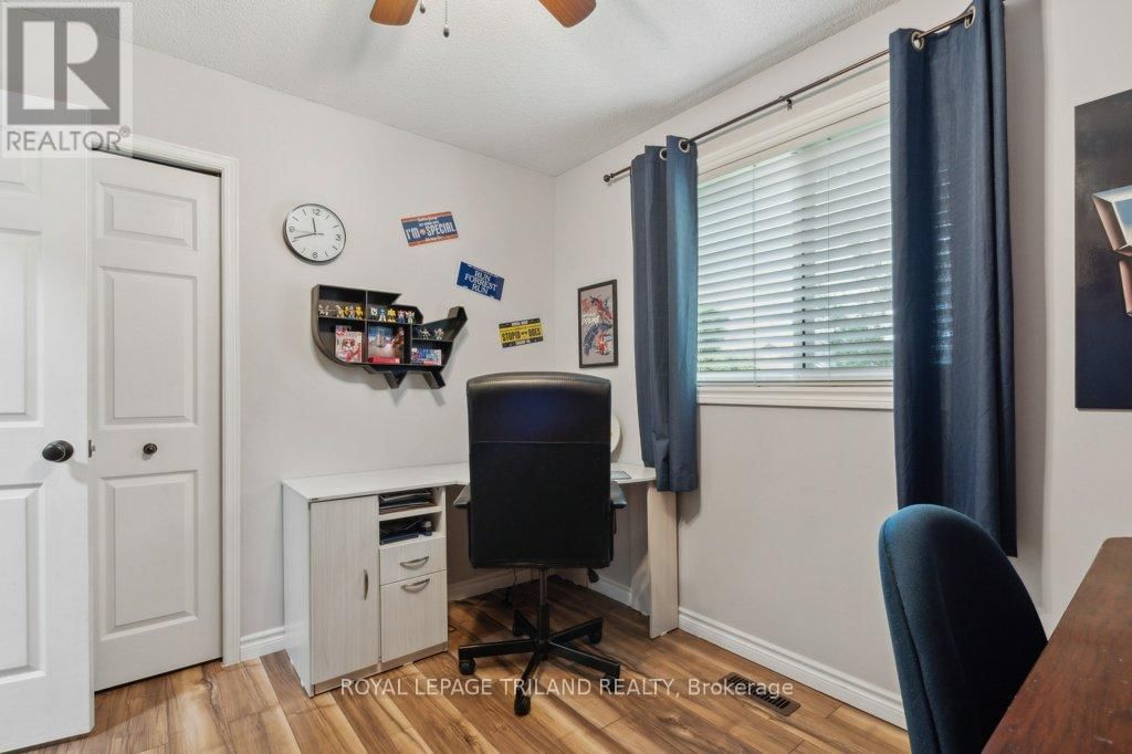 10 SCHREYER DRIVE Image 22