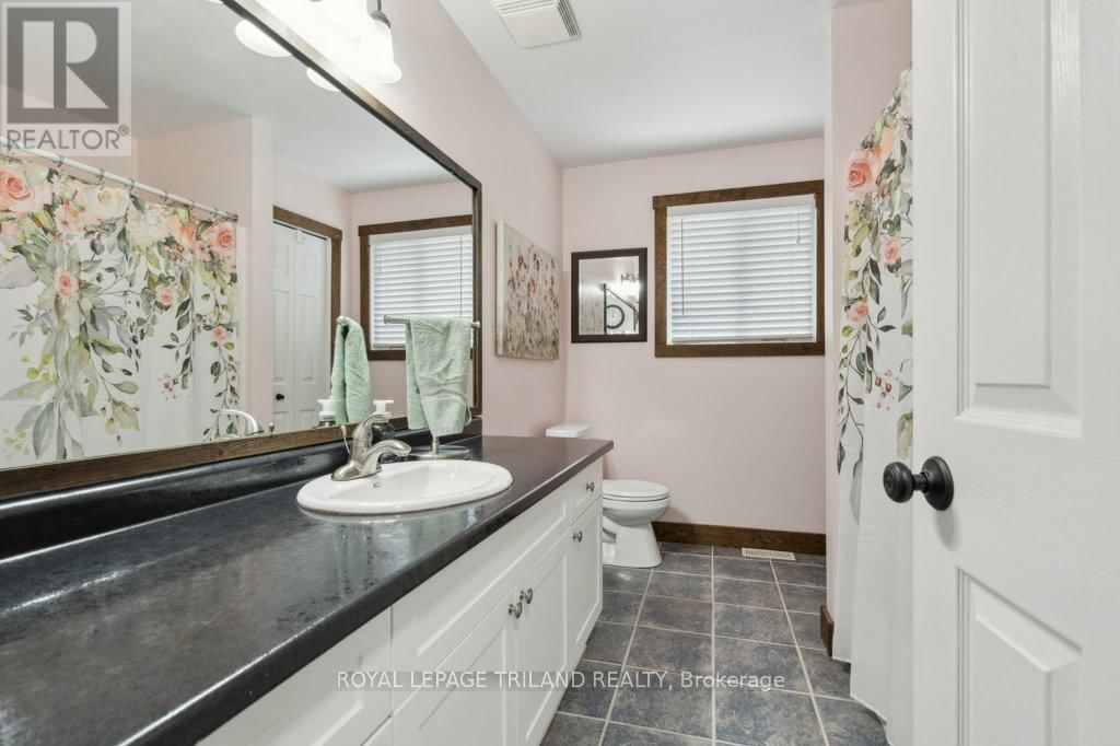 10 SCHREYER DRIVE Image 23