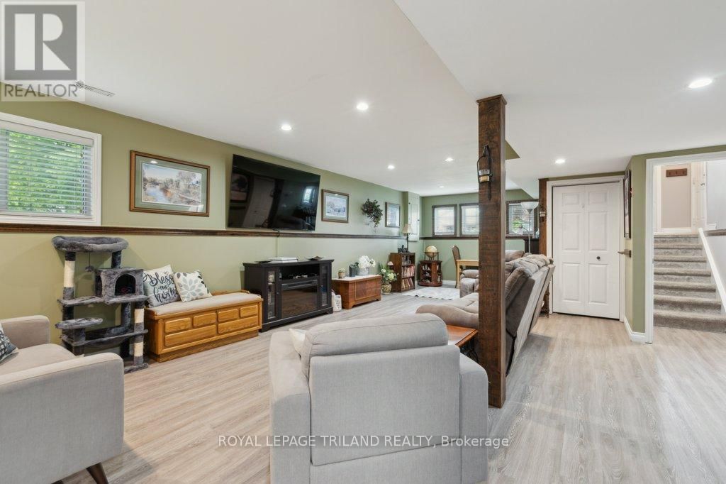 10 SCHREYER DRIVE Image 25
